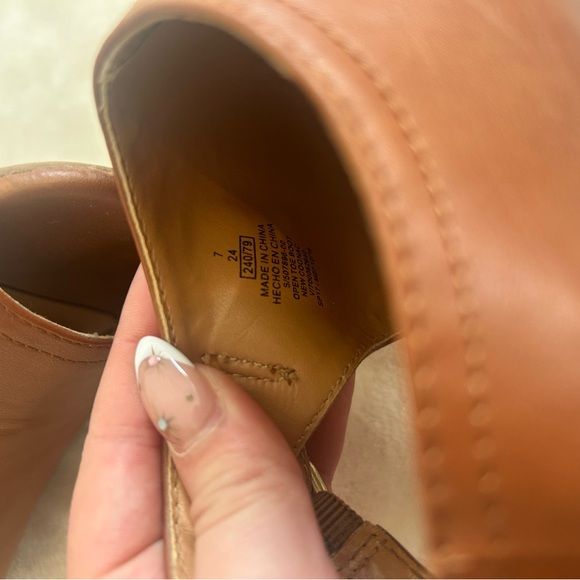 Old Navy Peep-toe Heels - Picture 3 of 5